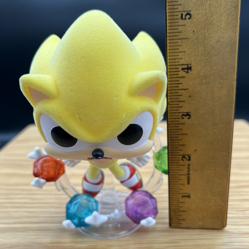 Funko Pop! Plus: Sonic the Hedgehog - Super Sonic with Emeralds (Flocked) -... - Picture 6 of 7
